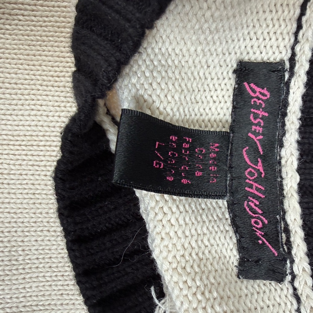 Betsey Johnson Cream Marilyn Graphic Long Sweater - Picture 3 of 7